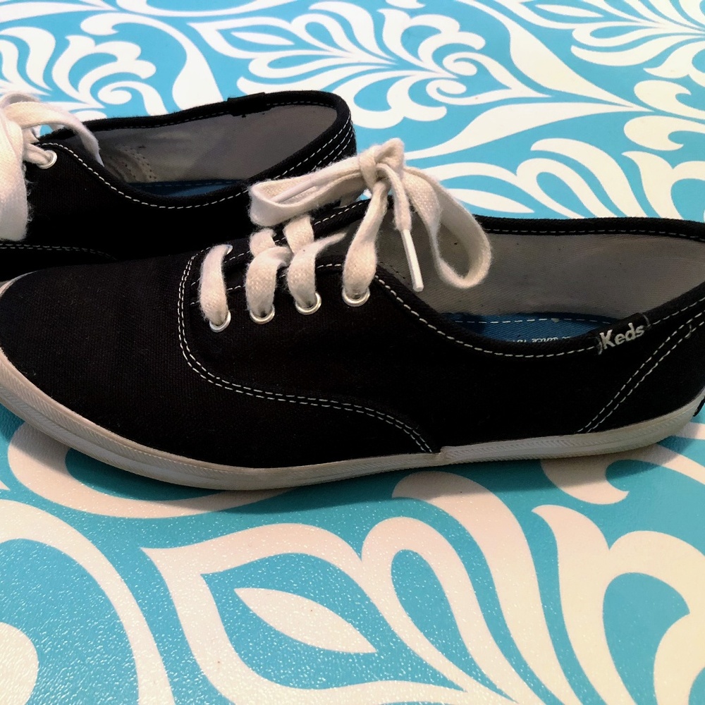 MAKE AN OFFER! Keds!